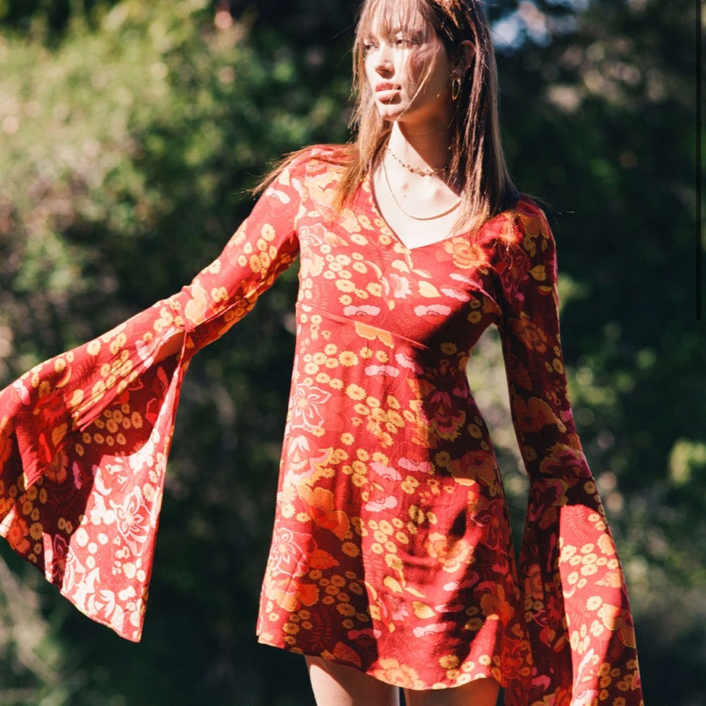 Floral bell sleeved mini dress size small